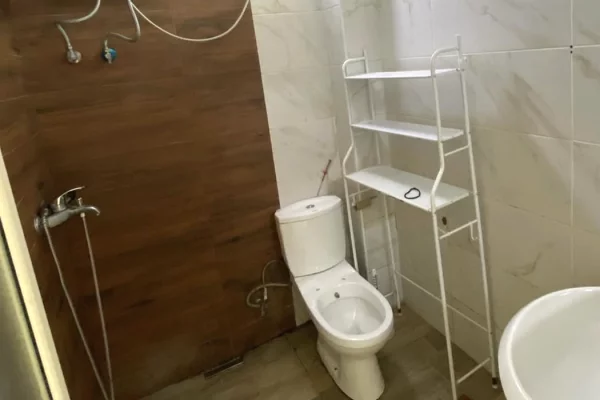 Shtepi me qera Apartament ne Tirane, 1+1, Mobilimi E mobiluar, Pagesa 28,000  Leke.