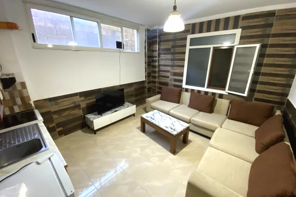 Shtepi me qera Apartament ne Tirane, 1+1, Mobilimi E mobiluar, Pagesa 25,000  Leke.