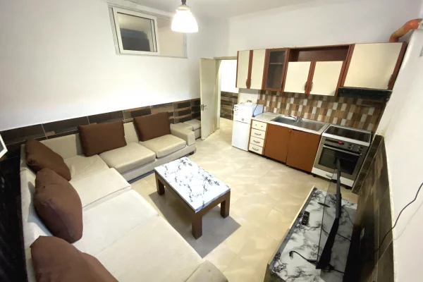 Shtepi me qera Apartament ne Tirane, 1+1, Mobilimi E mobiluar, Pagesa 25,000  Leke.