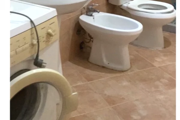 Shtepi me qera Vila Luksoze ne Tirane, 2+1, Mobilimi E mobiluar, Pagesa 25,000  Leke.