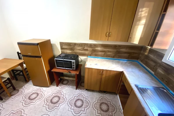 Shtepi me qera Vila Luksoze ne Tirane, 2+1, Mobilimi E mobiluar, Pagesa 25,000  Leke.
