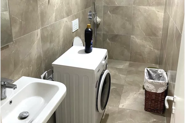 Shtepi me qera Apartament ne Tirane, 1+1, Mobilimi E mobiluar, Pagesa 40,000  Leke.