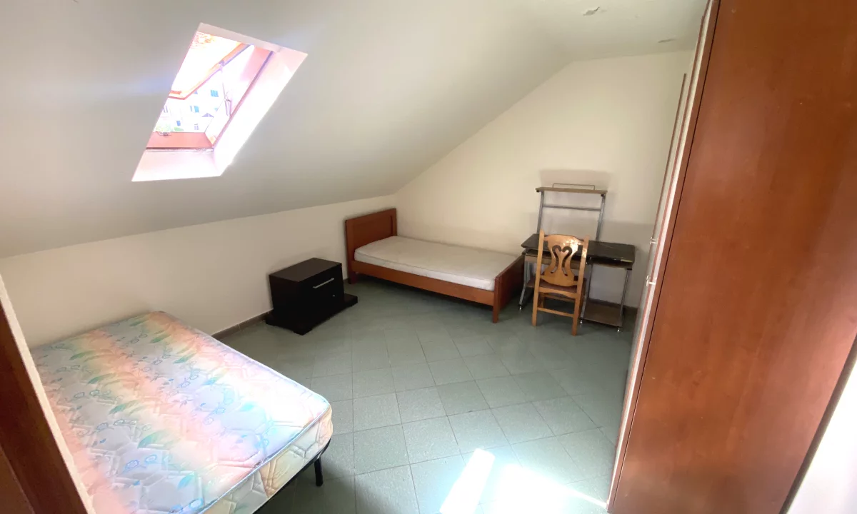 Shtepi me qera Shtepi Private ne Tirane, 2+1, Mobilimi E mobiluar, Pagesa 40,000  Leke.