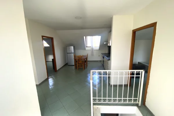 Shtepi me qera Shtepi Private ne Tirane, 2+1, Mobilimi E mobiluar, Pagesa 40,000  Leke.