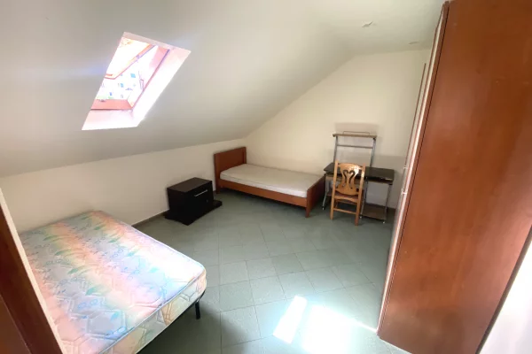 🏠 JEPET ME QIRA 2+1 TEK ALI DEMI – TIRANË