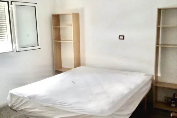 Shtepi me qera 2+1 ne Tirane - 40,000 Leke