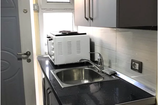 Shtepi me qera Apartament ne Tirane, Garsoniere, Mobilimi E mobiluar, Pagesa 30,000  Leke.