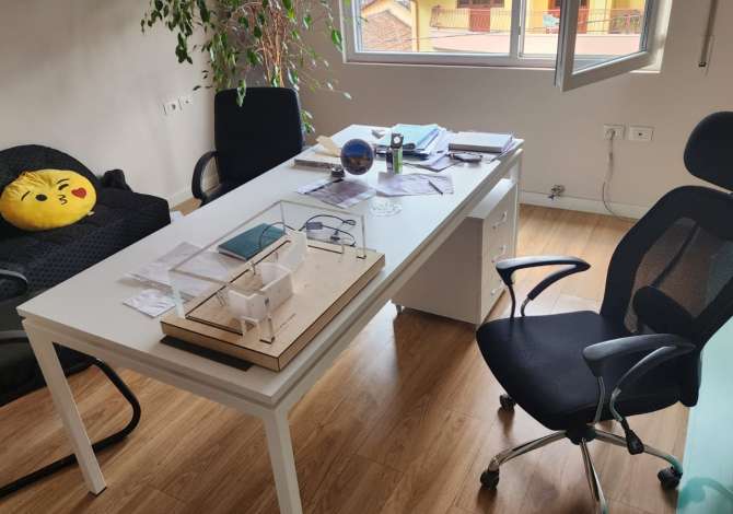 Pajisje biznesi ne shitje ne Tirane - 200,000 Leke