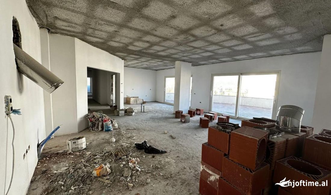 Apartment for sale in Elbasan 3+1, Emty