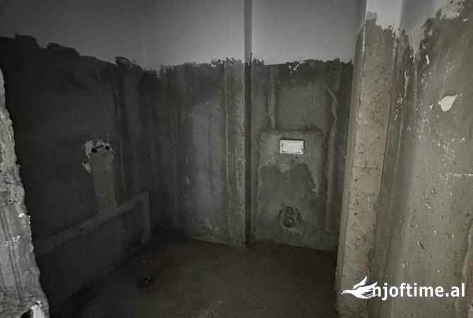 Apartment for sale in Elbasan 3+1, Emty