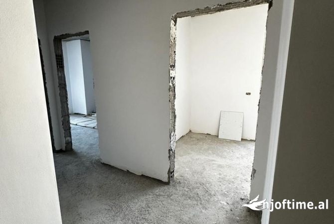 Apartment for sale in Elbasan 3+1, Emty