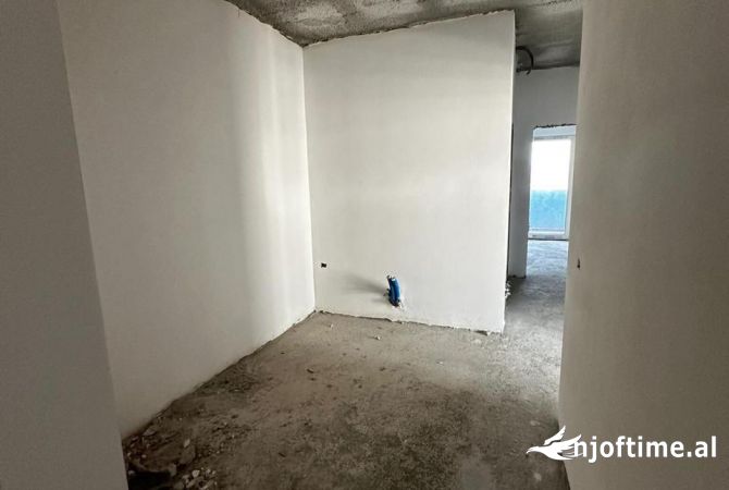 Apartment for sale in Elbasan 3+1, Emty