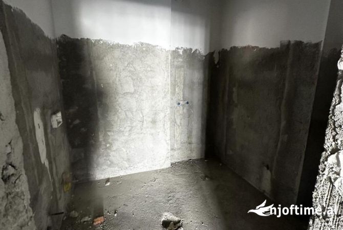 Apartment for sale in Elbasan 3+1, Emty