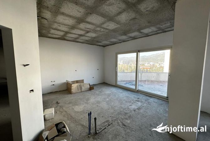 Apartment for sale in Elbasan 3+1, Emty