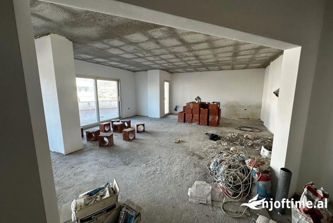 Apartment for sale in Elbasan 3+1, Emty