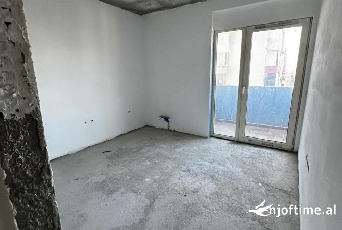 Apartment for sale in Elbasan 3+1, Emty