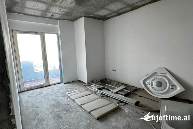 Apartment for sale in Elbasan 3+1, Emty