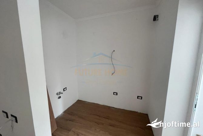 Apartment for sale in Tirana Garsoniere, Emty