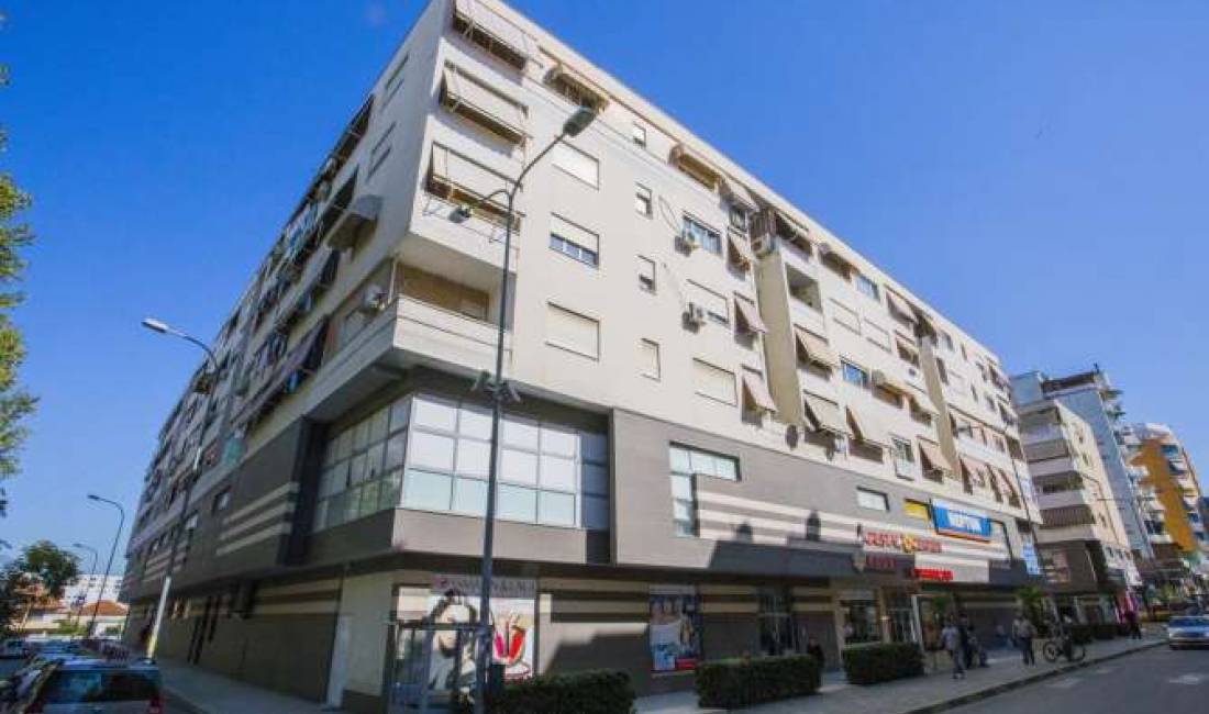 Shitet dyqan ne Komune tek Kryqezimi Kristalit