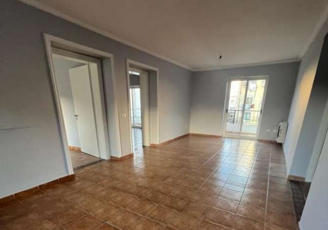 Ambient biznesi me qera 3+1 ne Tirane - 600 Euro