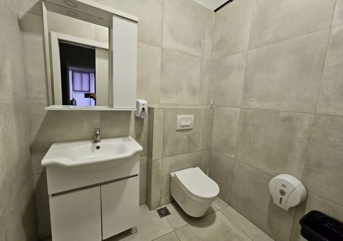 Jepet ambjent me qera  -Me siperfaqe 750m2 , Astir ⁃Jepet per cfar do lloj biznesi