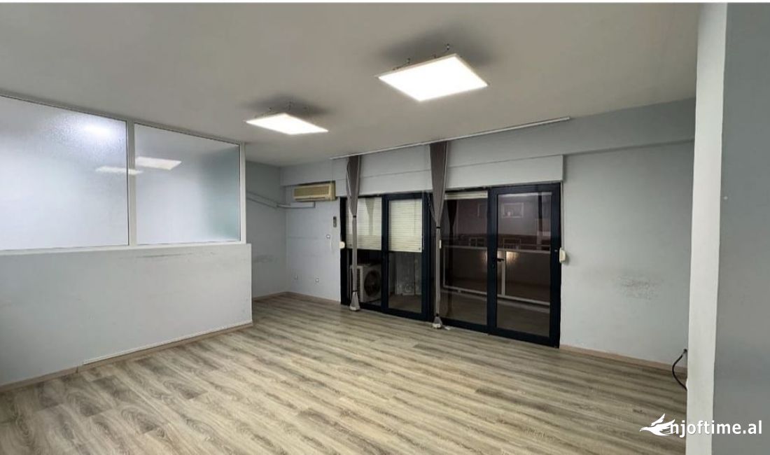 JEPET ZYRE ME QIRA NE BLLOK!