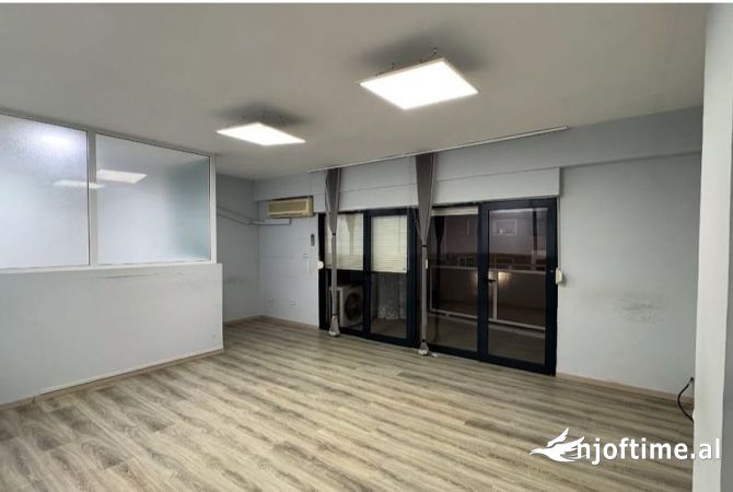 Business Property for Rent 3+1 in Tirana - 1,200 Euro