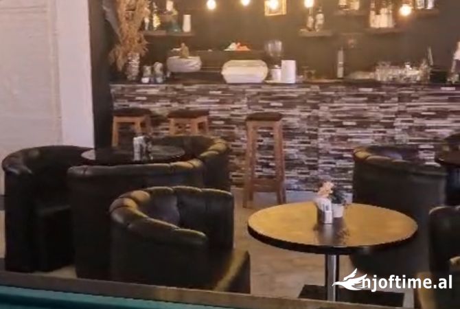 Ambiente Commerciale in Vendita 2+1 a Valona - 128,000 Euro