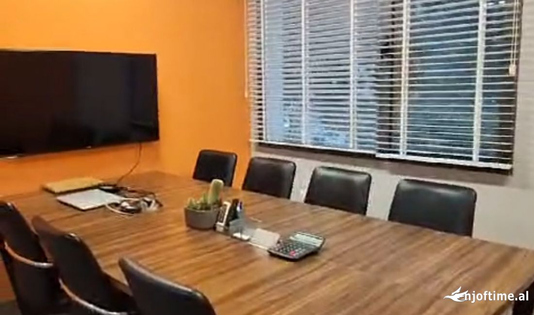 Ambient per zyre me qera, mbrapa shkolles kristaq rama !