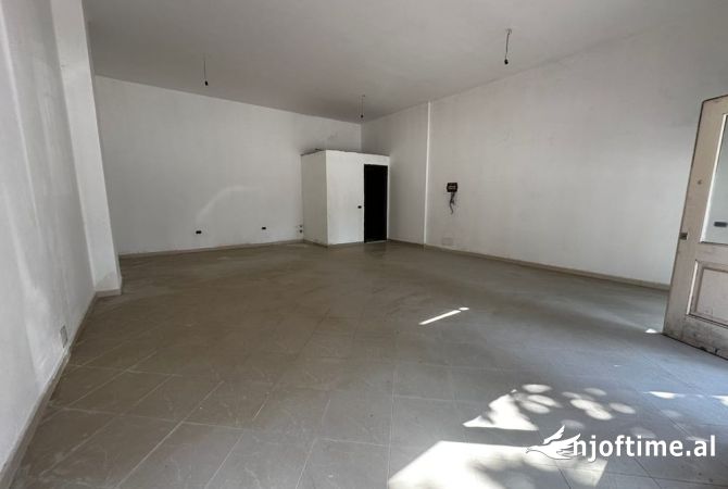 Business Property in Sale 1+1 in Tirana - 90,000 Euro
