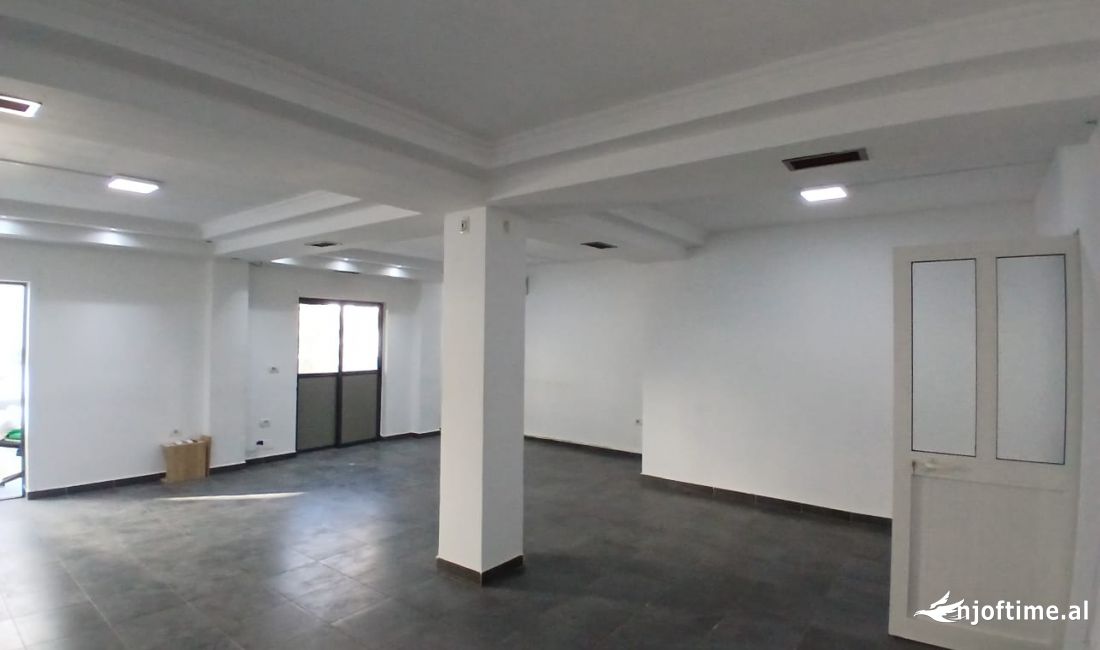 Jepet me qera njesi komerciale Kati 2  Godine private Myslym  Shyr