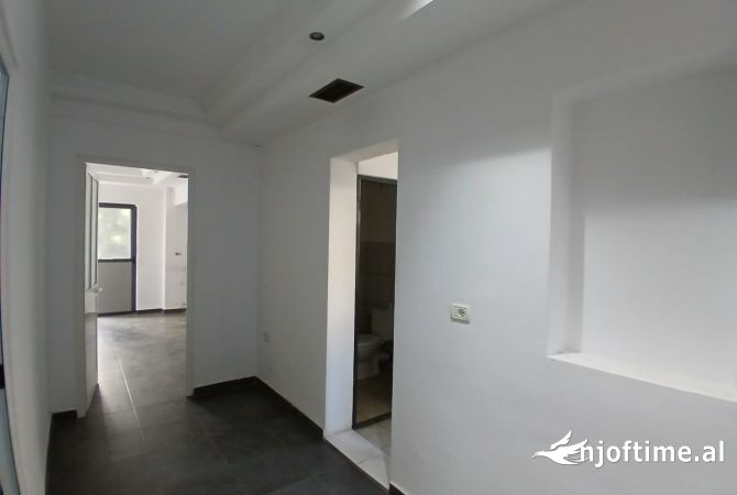 Jepet me qera njesi komerciale Kati 2  Godine private Myslym  Shyr