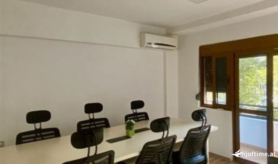 Jepet me qera ambjent per zyra tek 9 kateshet Ne qender te Tiranes
