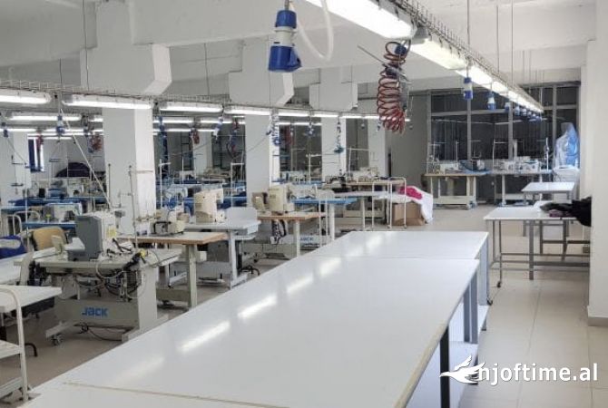 Ambiente Commerciale in Affitto 4+1 a Tirana - 2,850 Euro