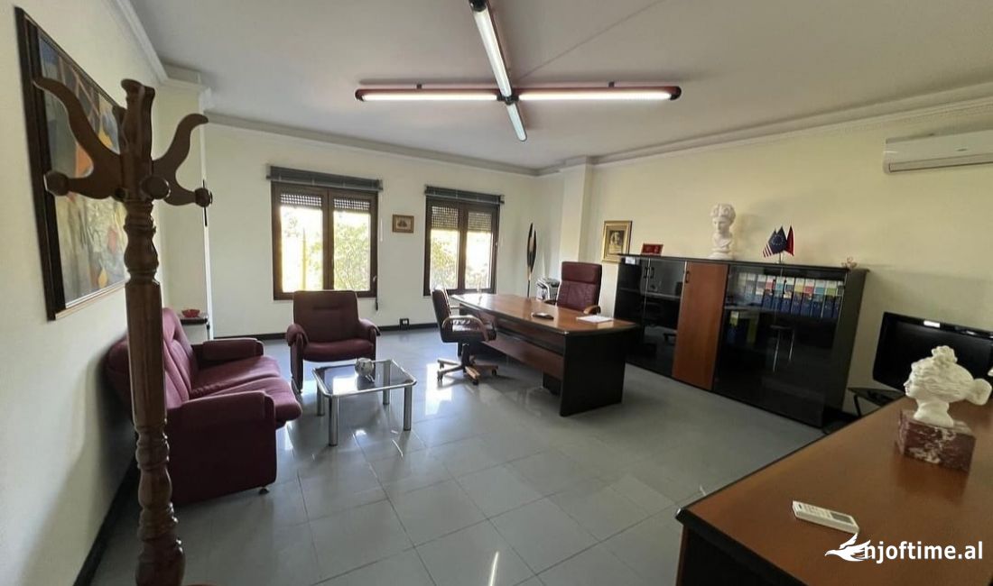 ZYRE PER QIRA TEK RRUGA E ELBASANIT!