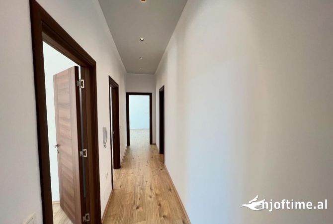 ZYRE PER QIRA PRANE ISH-PARKUT! Organizim: 2+1+1 tualet & ballkon.