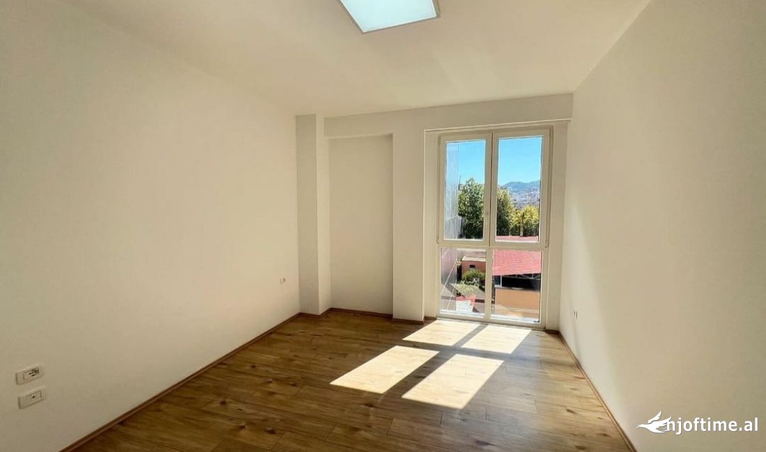 ZYRE PER QIRA PRANE ISH-PARKUT! Organizim: 2+1+1 tualet & ballkon.