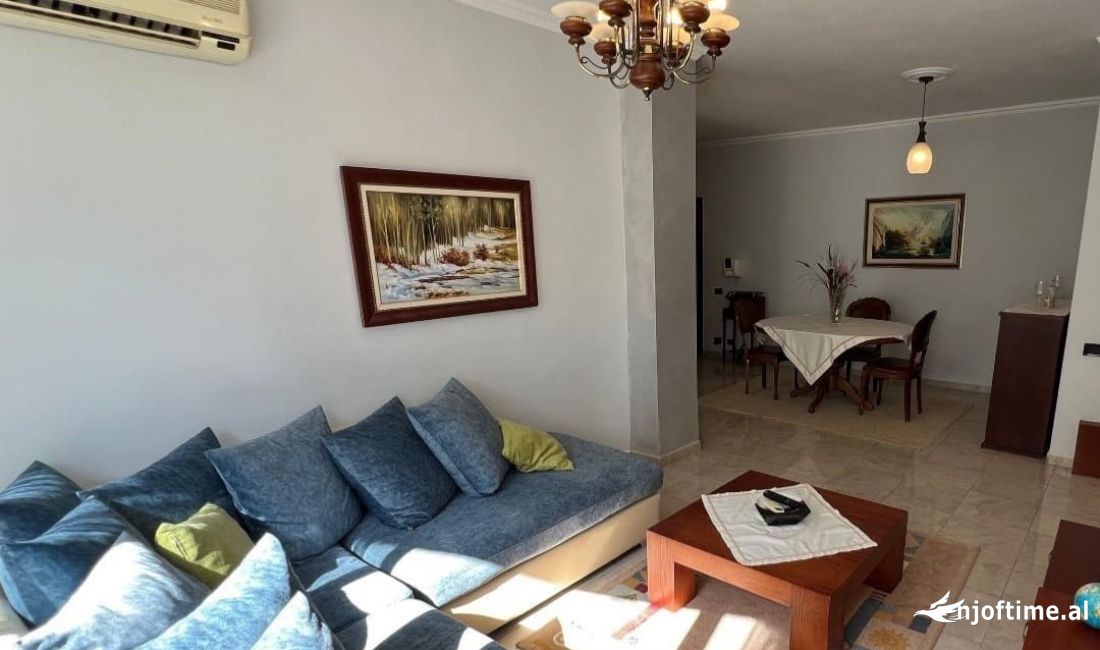 Shtepi ne shitje Apartament ne Tirane, 2+1, Mobilimi E mobiluar, Pagesa 305,000  Euro.