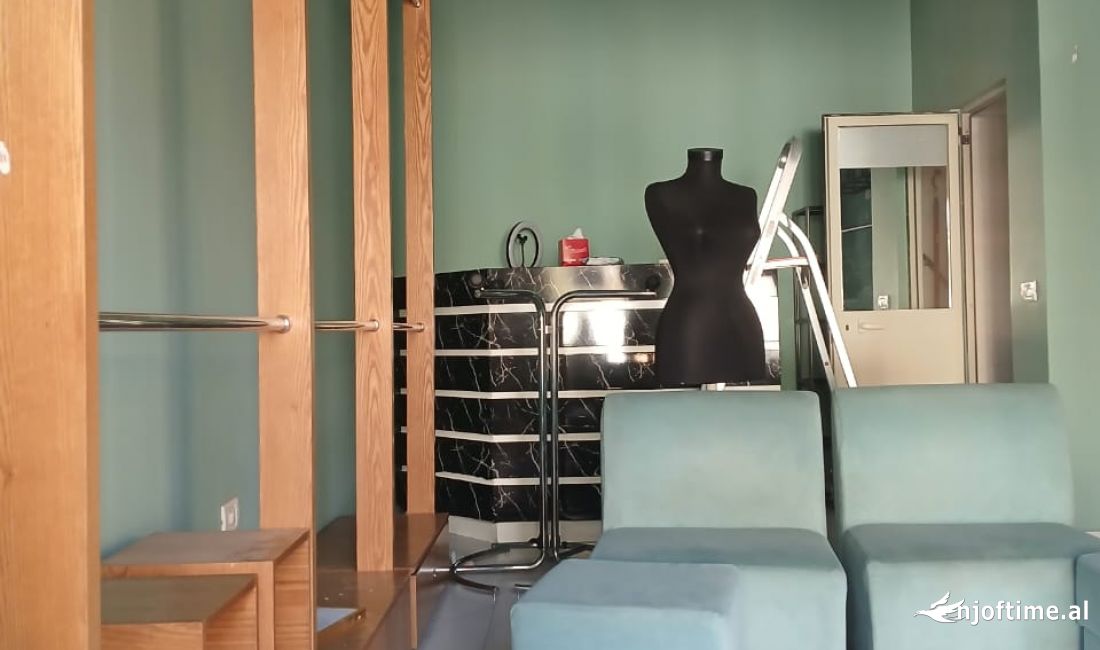 Jepet me qera dyqan 40m2 Mozaiku I tiranes 