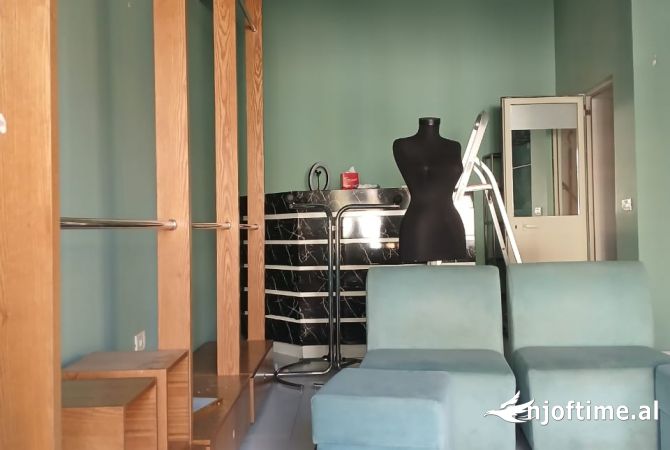 Ambiente Commerciale in Affitto 1+1 a Tirana - 300 Euro