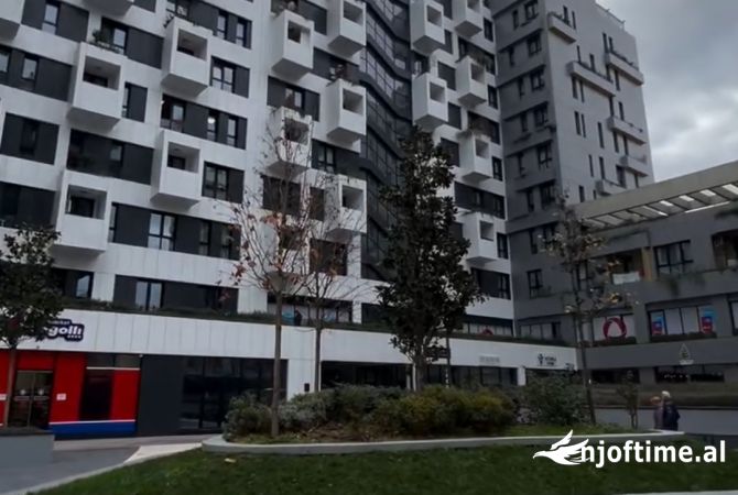 Ambiente Commerciale in Affitto 3+1 a Tirana - 1,200 Euro