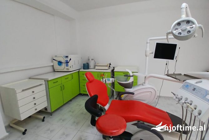 Ambiente Commerciale in Affitto 1+1 a Tirana - 30,000 Leke