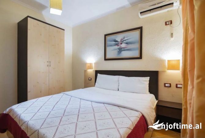 Ambiente Commerciale in Vendita 5+1 a Durazzo - 2,500,000 Euro