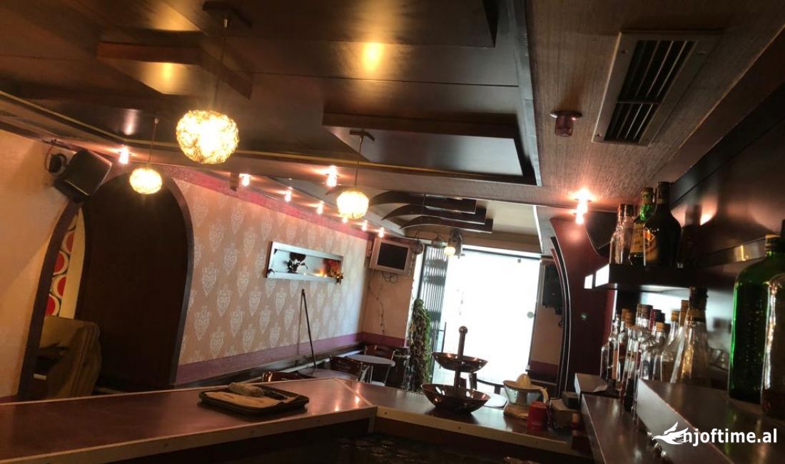 Shitet njesi komerciale Rr.e Durresit 