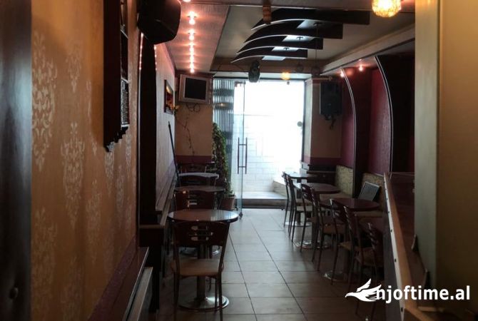 Ambiente Commerciale in Vendita 1+1 a Tirana - 127,000 Euro