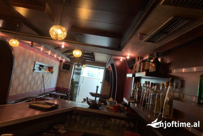 Shitet njesi komerciale Rr.e Durresit 