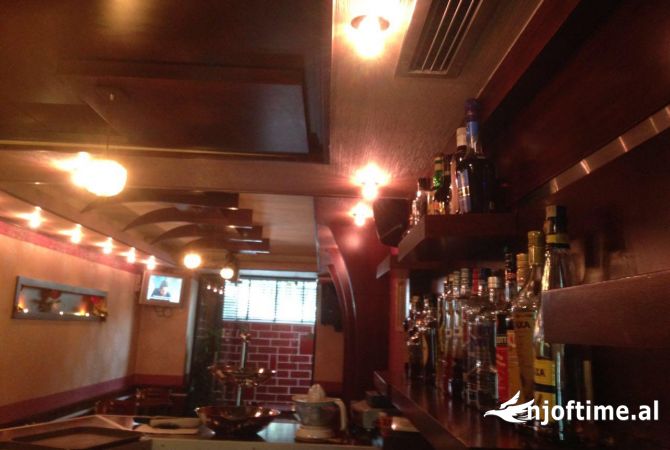 Ambiente Commerciale in Vendita 1+1 a Tirana - 127,000 Euro