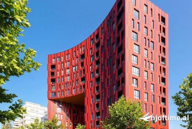 Ambiente Commerciale in Vendita 1+1 a Tirana - 295,000 Euro