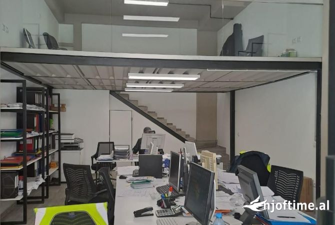 Ambiente Commerciale in Vendita 1+1 a Tirana - 158,250 Euro