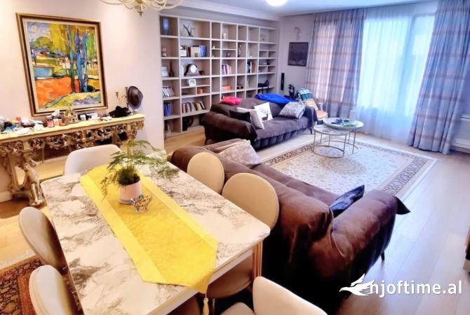Shtepi ne shitje Apartament ne Tirane, 3+1, Mobilimi E mobiluar, Pagesa 510,000  Euro.